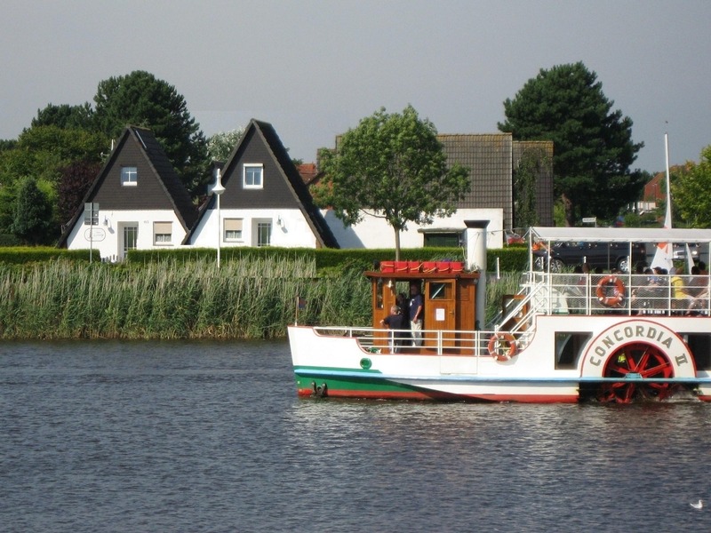 Foto 1 Ferienhaus Ostfriesland Carolinensiel Grietje I (rotes Haus links) (Objekt 85275) buchen