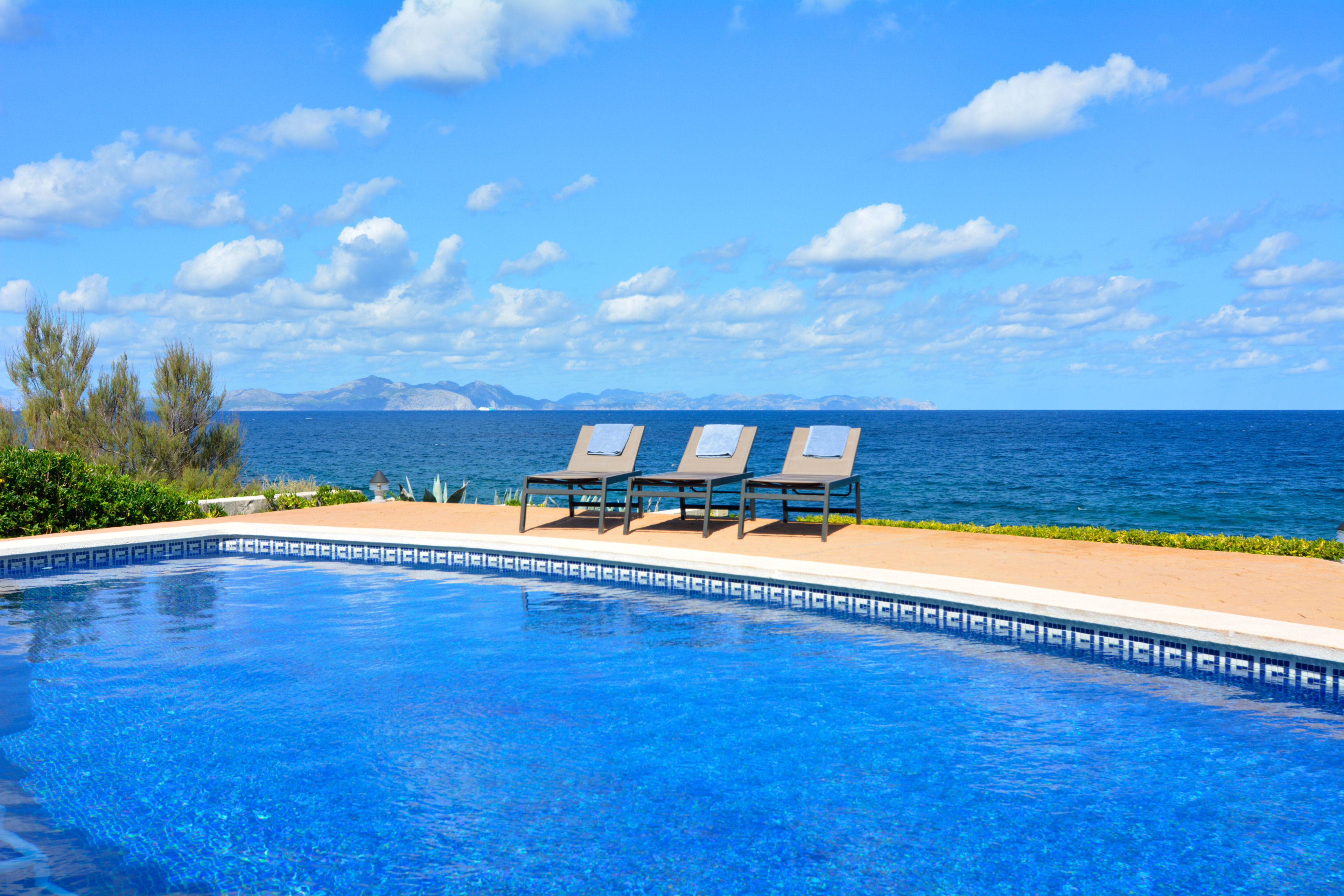 Mallorca Family Sea Front Villa Es Calo