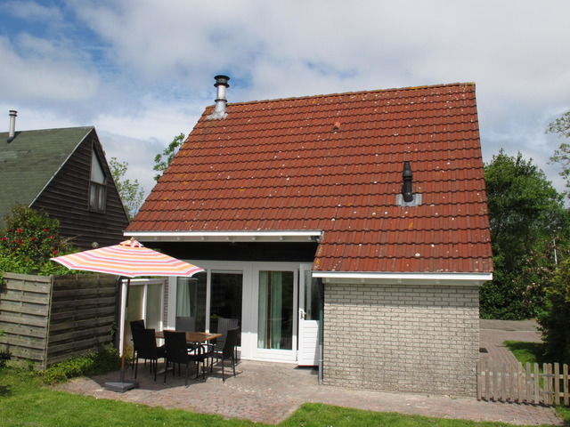Ferienhaus HET GANZELAND by FeWo-PLAN (OOST100) direkt am LAUWERSMEER gelegen