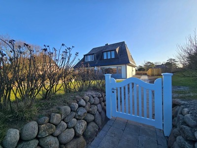 Foto 1 Ferienwohnung Ostfriesland Sylt Ferienhaus Am Dorfteich 16a OG (Objekt 70360) buchen
