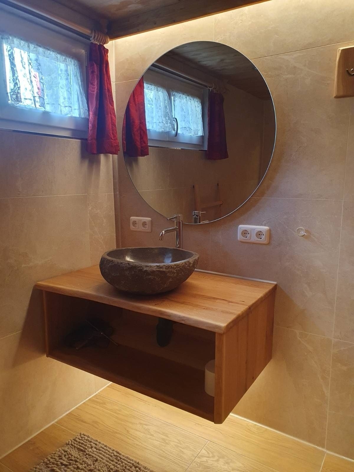 Hütta Monika — Foto 10