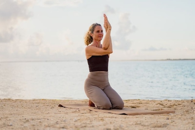 Ganzheitliche Yogastunde für Körper, Geist und Seele