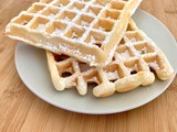 Waffeln backen & H&ouml;r- und Brettspiele